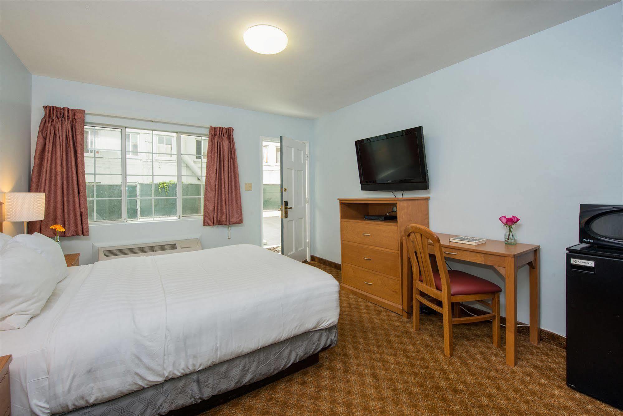 Hotel Jerry's 2*