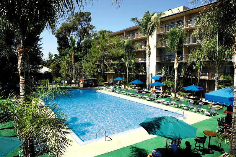 Sportsmen's Hotel 3*