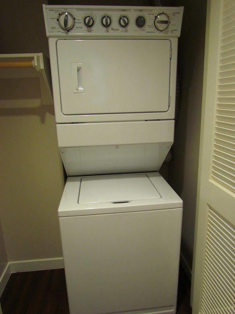 Miracle Mile Apartments With Full Amenities Apartment Los Angeles
