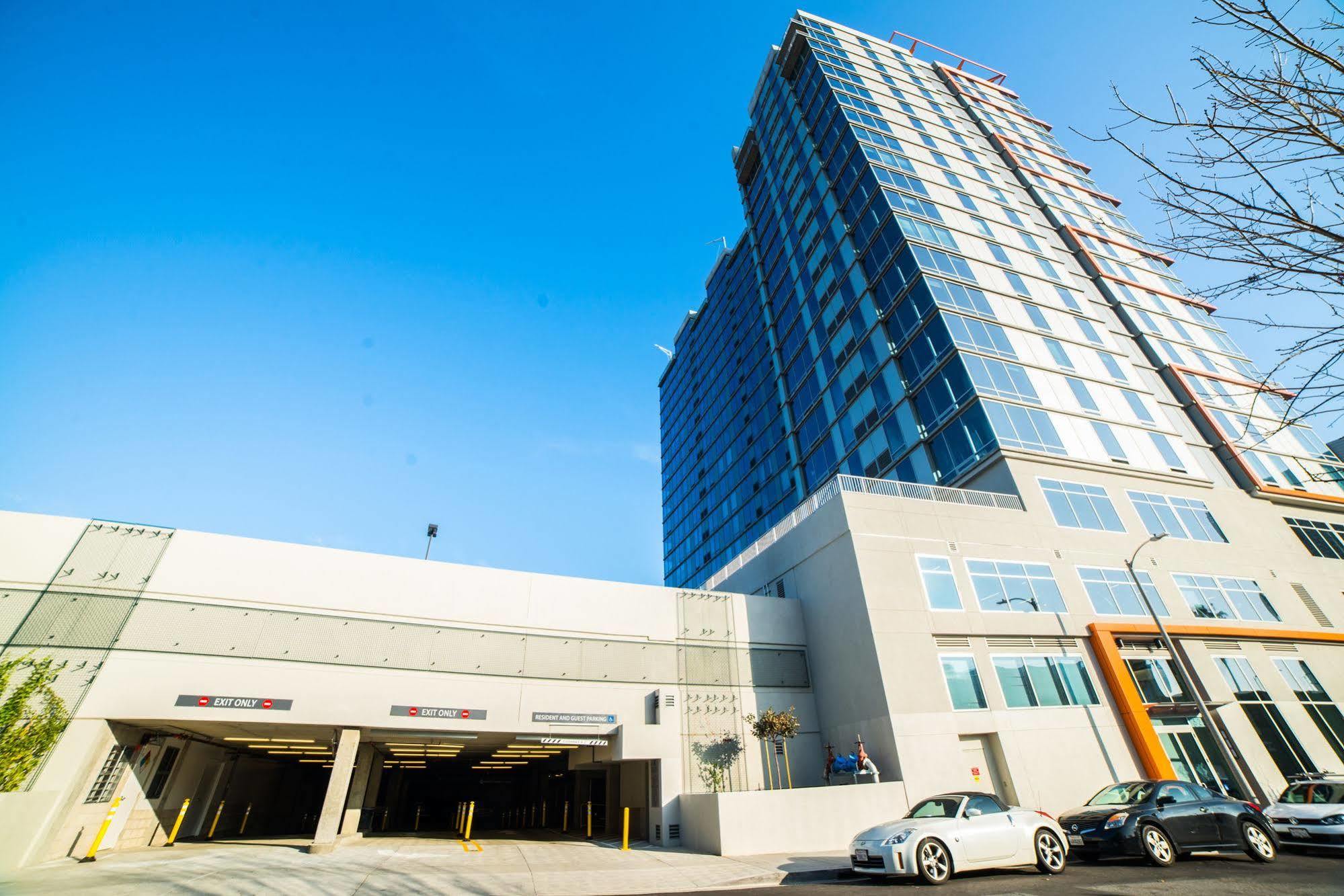 Hollywood Panorama Suites Hotel 3*