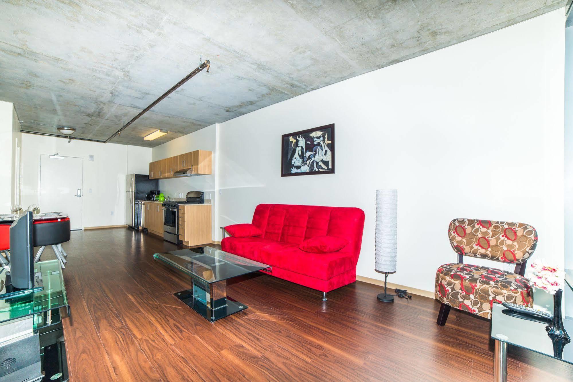 Hollywood Panorama Suites Hotel 3*