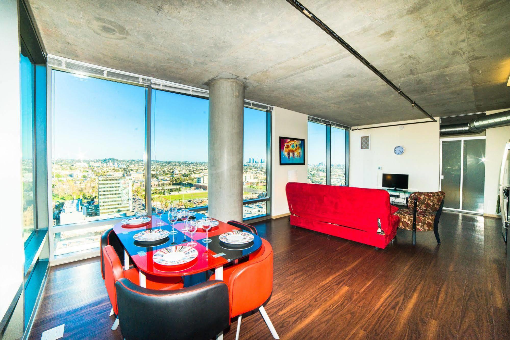 Hollywood Panorama Suites Hotel