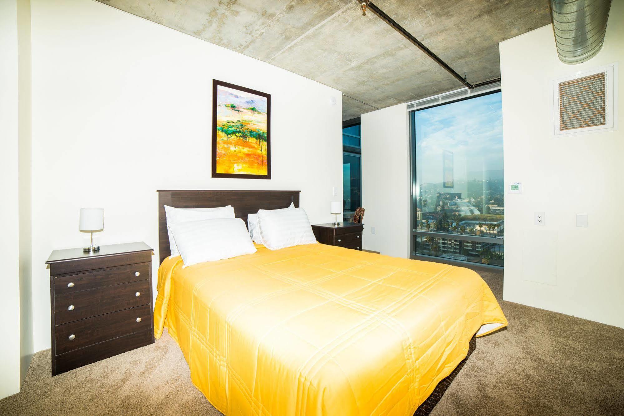 Hollywood Panorama Suites