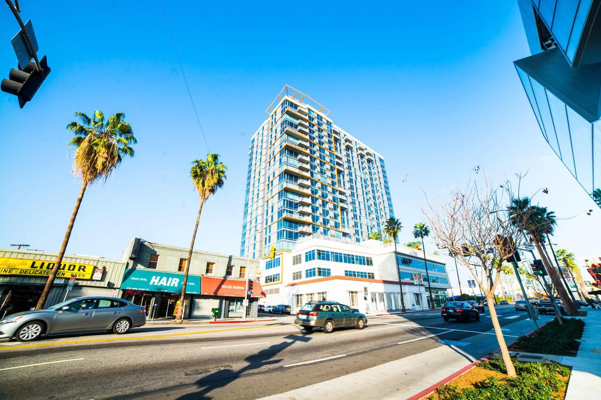 Hollywood Panorama Suites 3*
