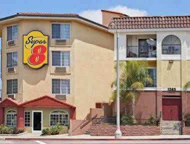 Super 8 By Wyndham Angeles Downtown Motel Los Angeles