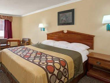 Super 8 By Wyndham Angeles Downtown Motel Los Angeles