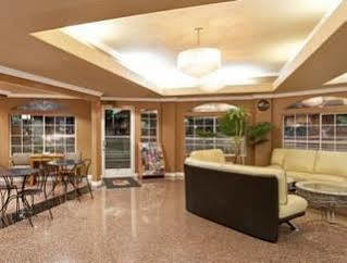 Super 8 By Wyndham Angeles Downtown Los Angeles