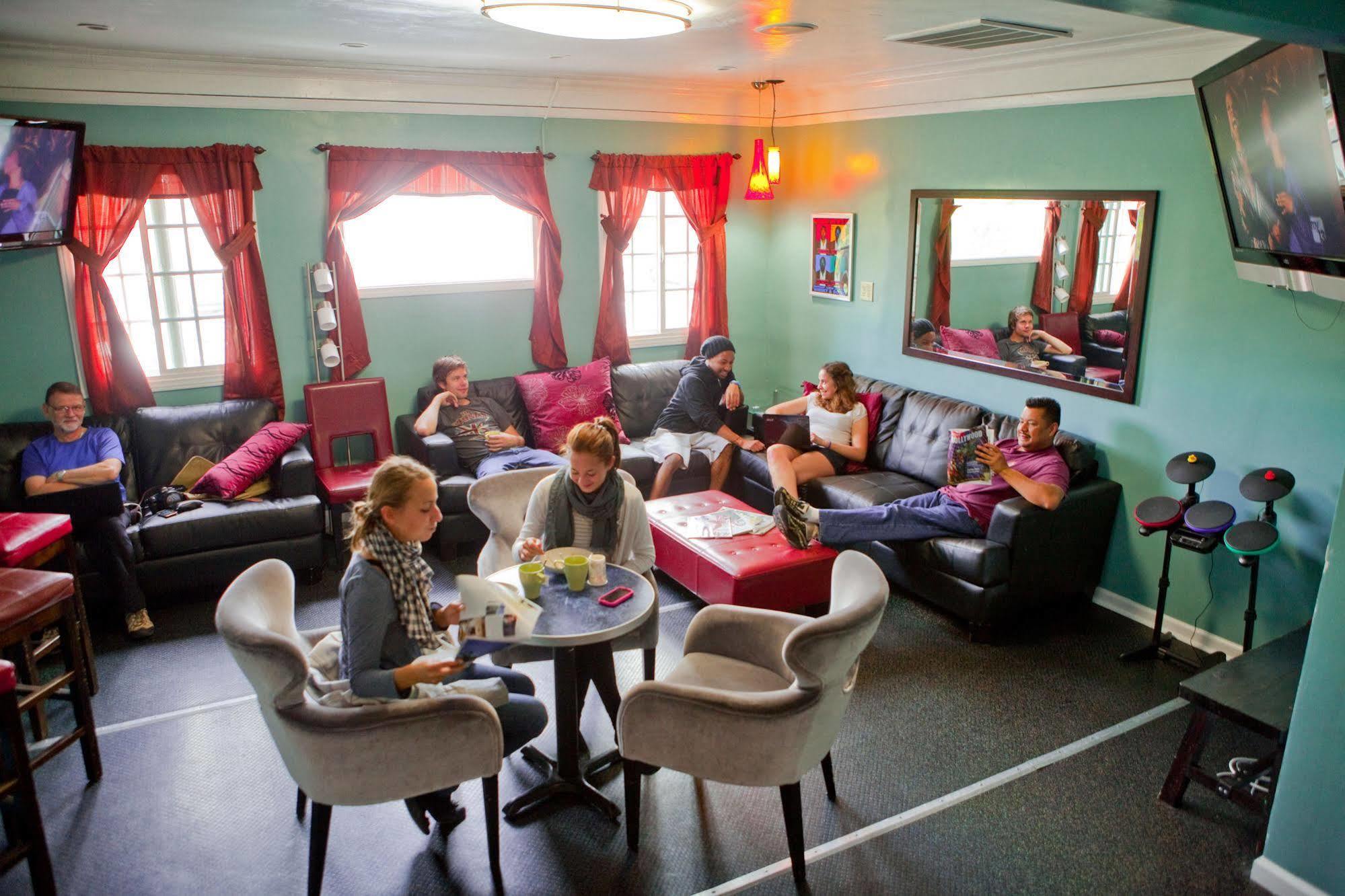 Hollywood Hostel