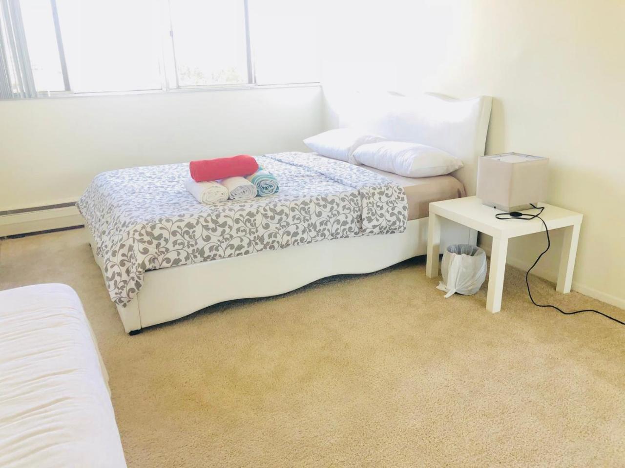 Barrington Plaza Apartment *