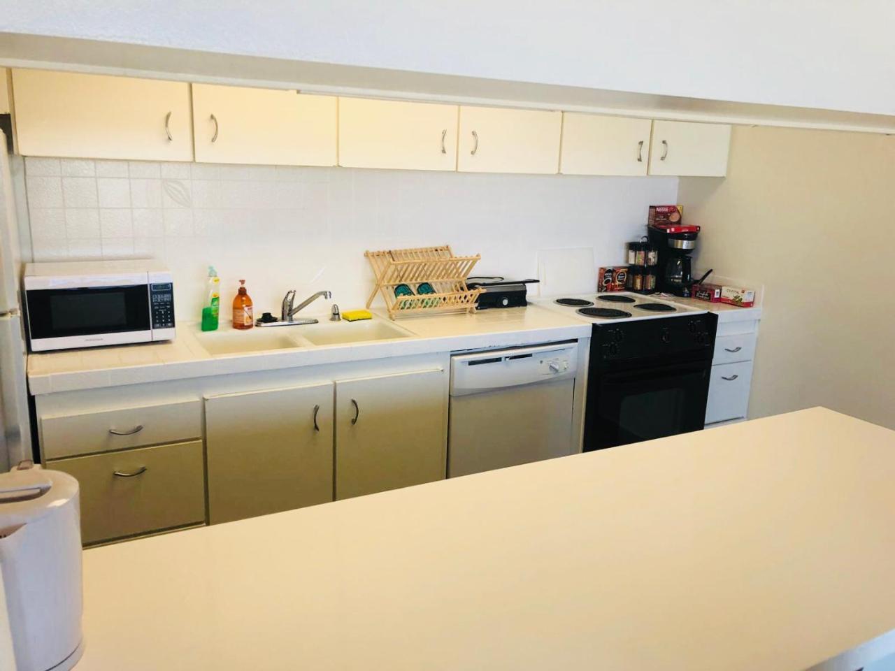 Barrington Plaza Apartment Los Angeles