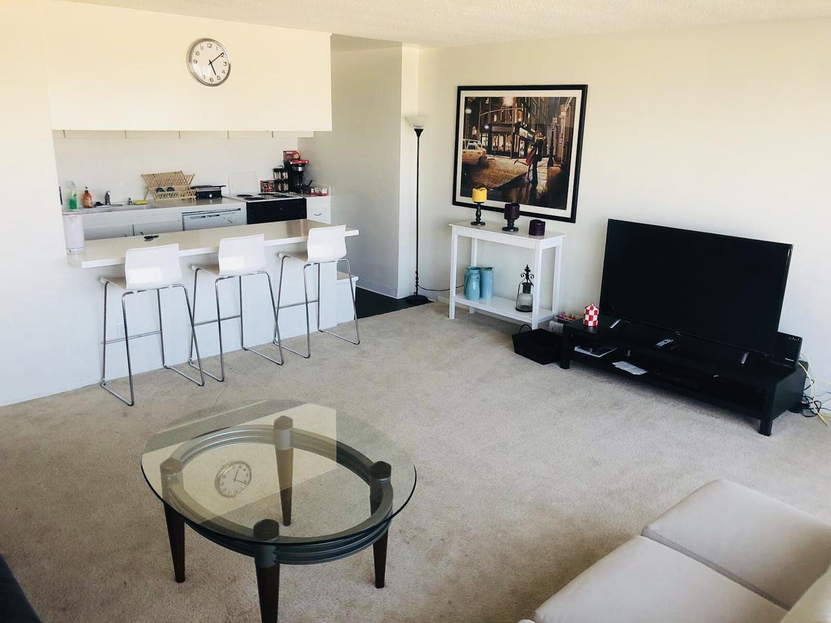 Barrington Plaza Apartment Los Angeles