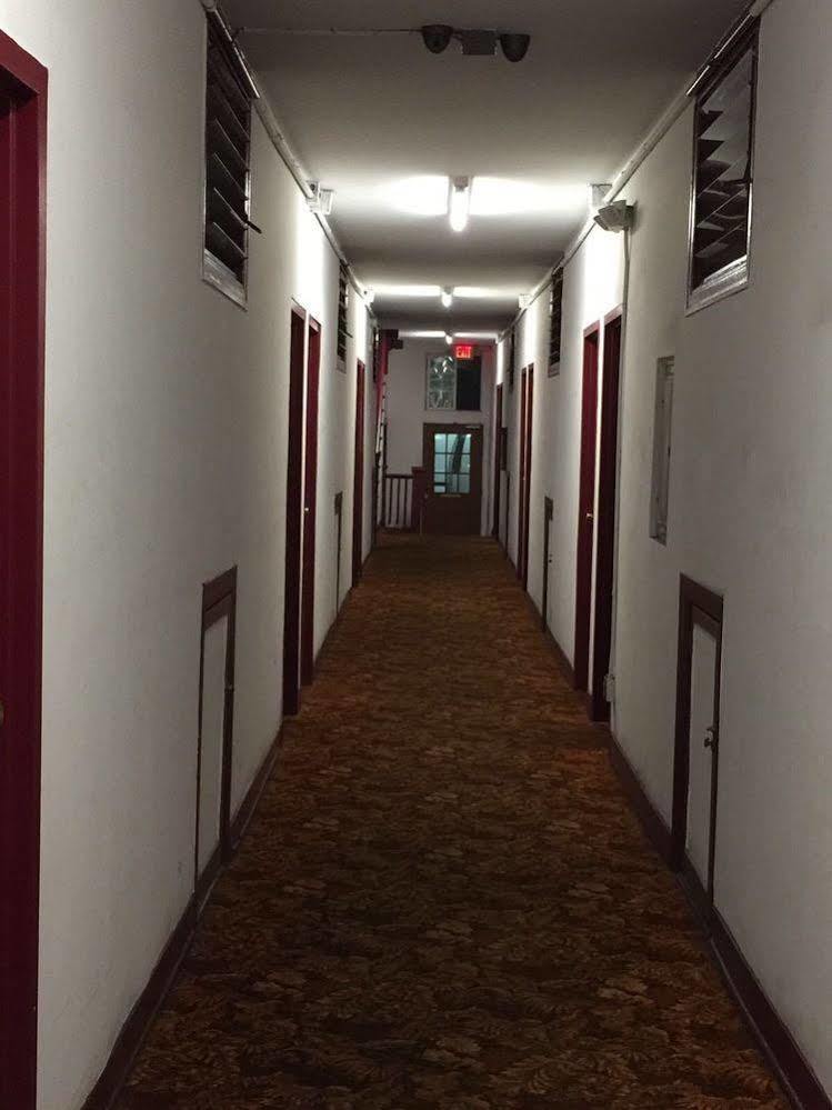 Hollywood Roxy Motel