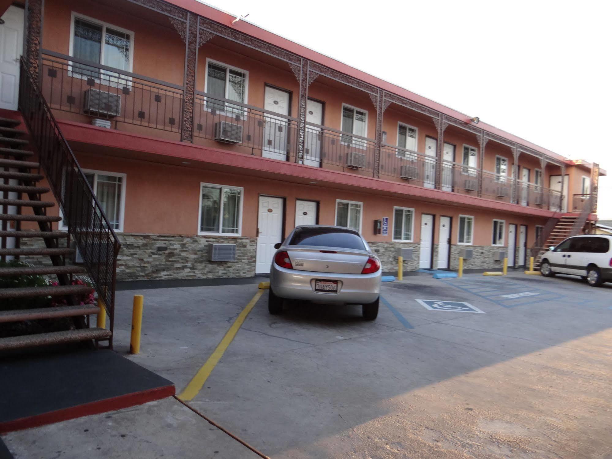 Travel Inn Los Angeles