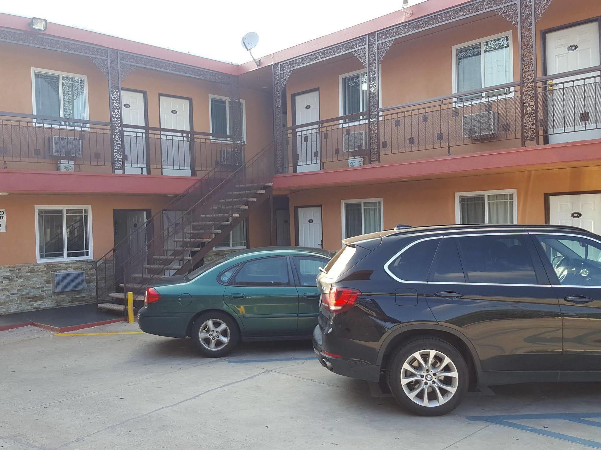 Travel Inn *