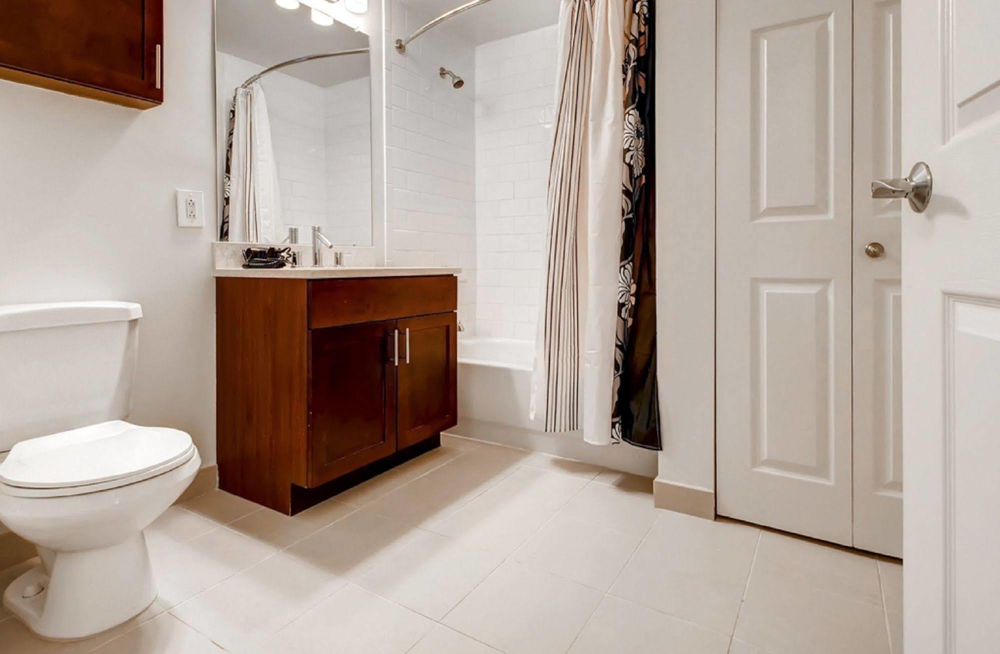 Apartment Global Luxury At Tiverton Ave Los Angeles