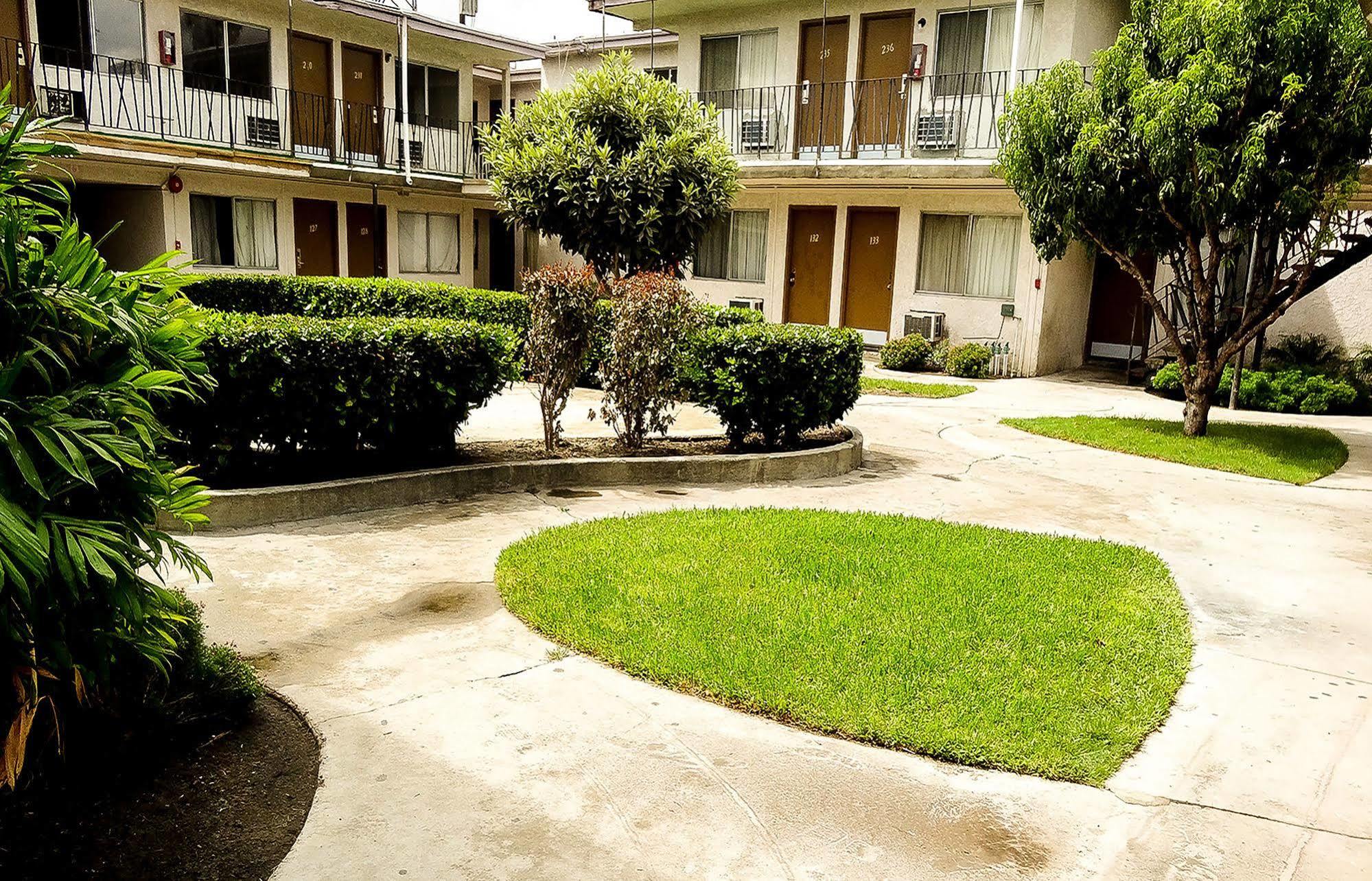 M El Monte Hotel