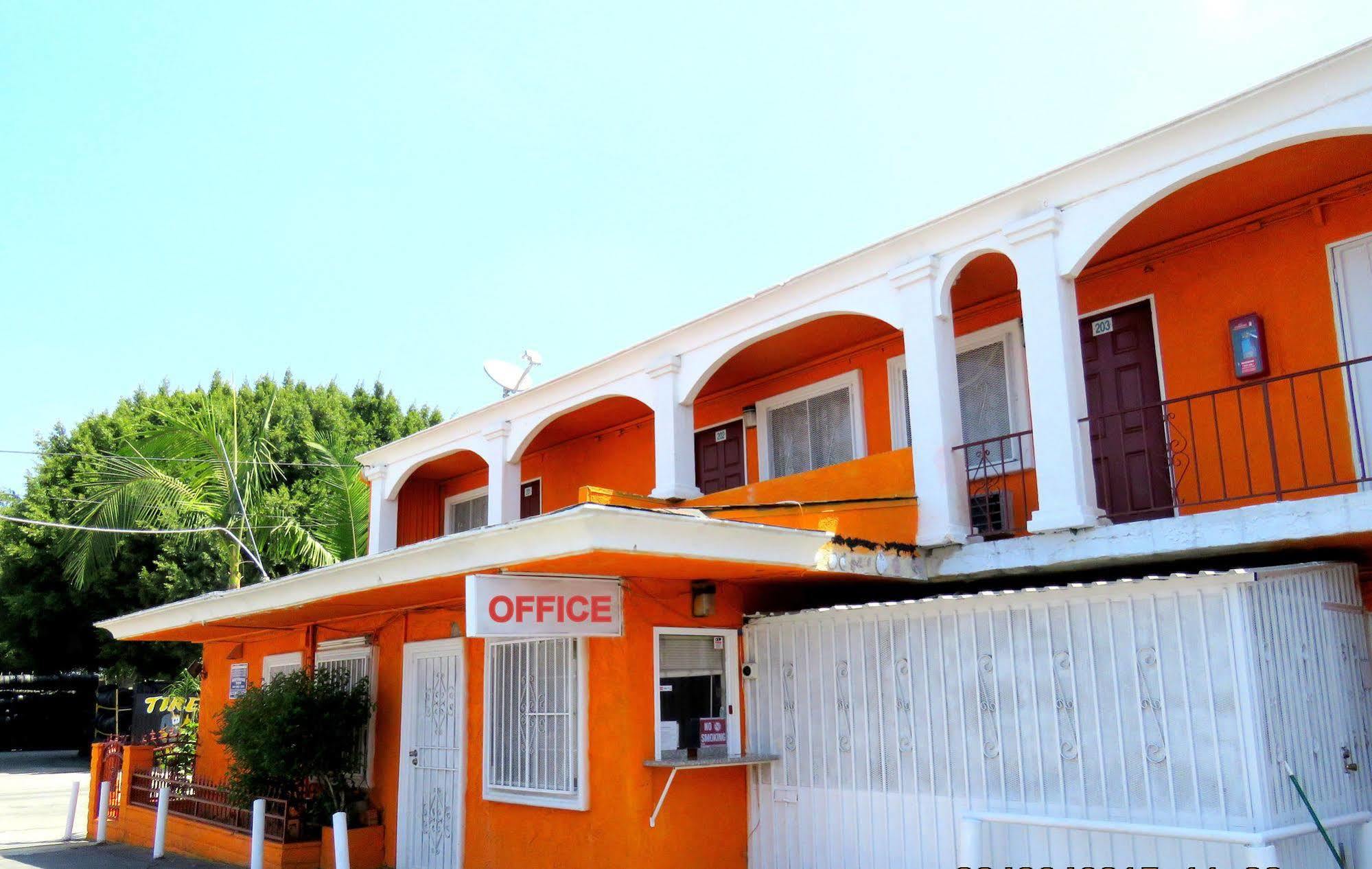 Central Inn Motel 2*