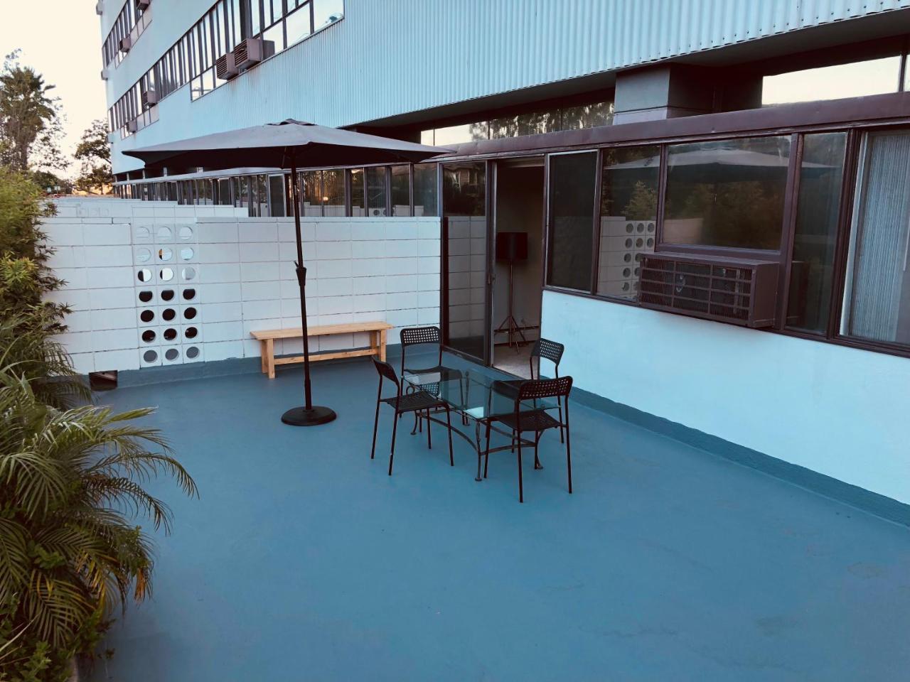 Barrington Plaza