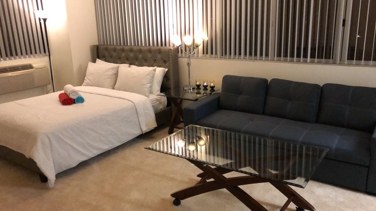 Barrington Plaza Apartment *