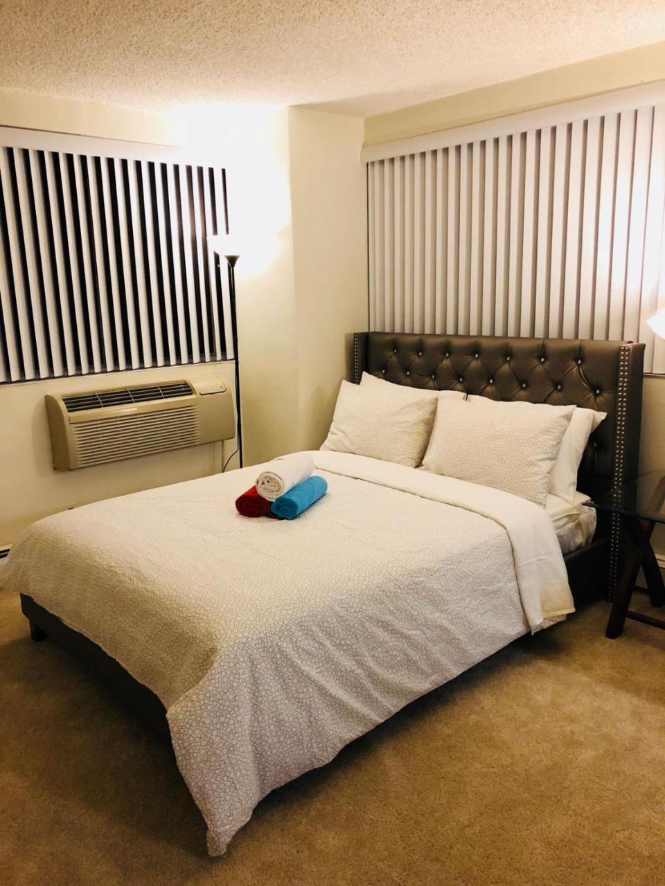 Apartment Barrington Plaza