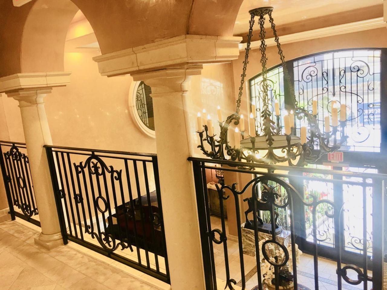 New Luxury Dt La Apt- Pool, Gym, Staple Center Apartment *