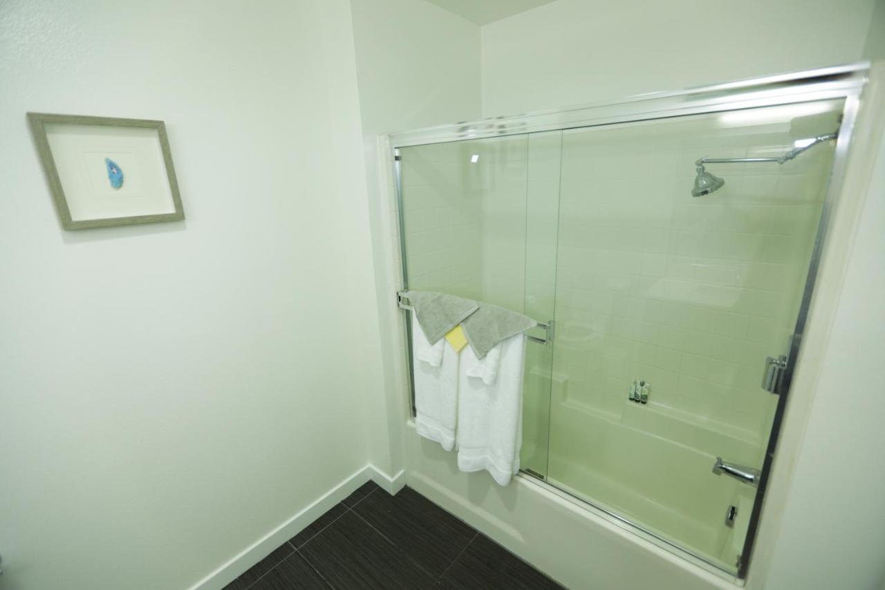 Downtown Cosmopolitan Residences 3*
