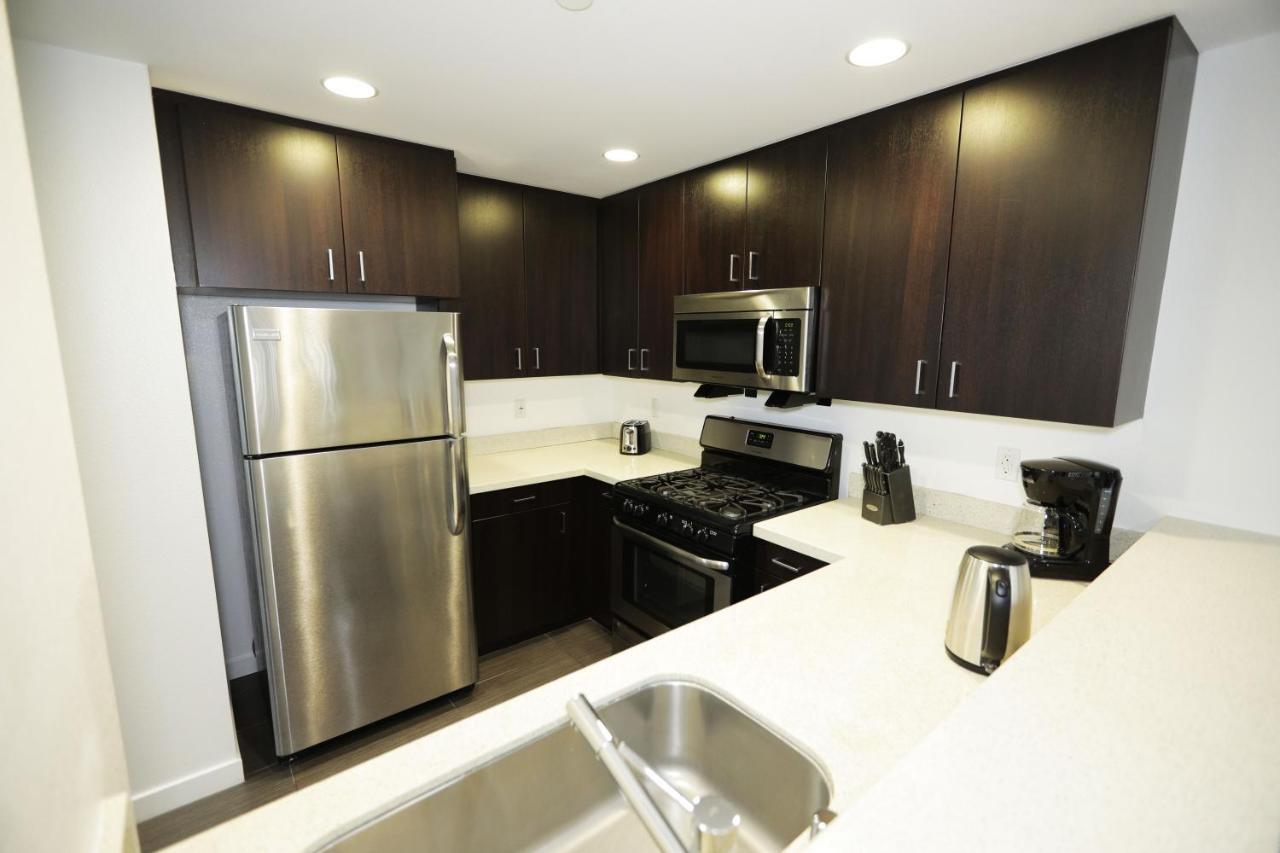 Downtown Cosmopolitan Residences 3*