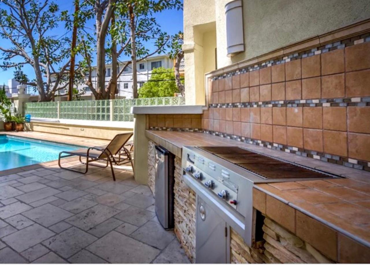 Apartment Beverly Hills Adjacent 2-bedroom Penthouse *