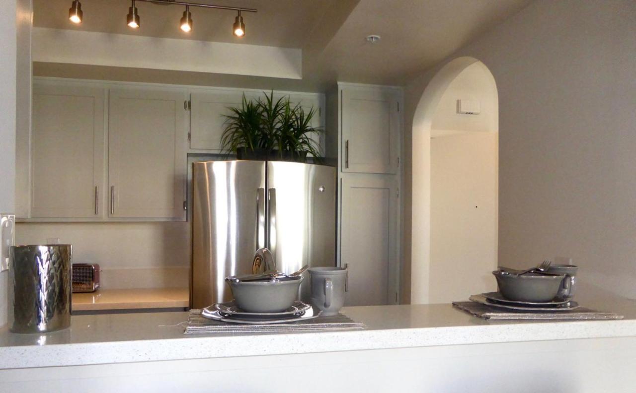 Beverly Hills Adjacent 2-bedroom Penthouse * Los Angeles