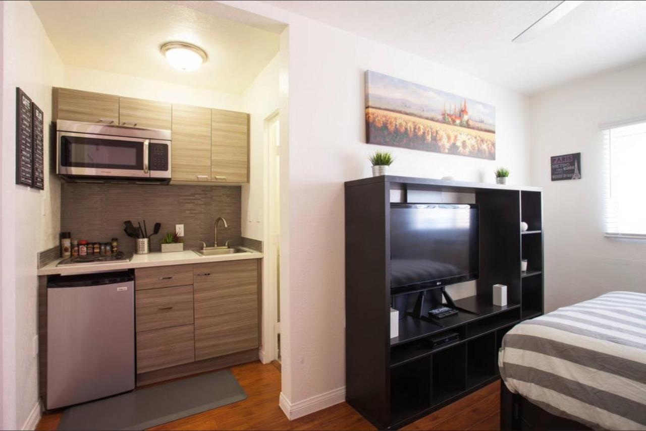 Hollywood Deluxe Suites Aparthotel Los Angeles