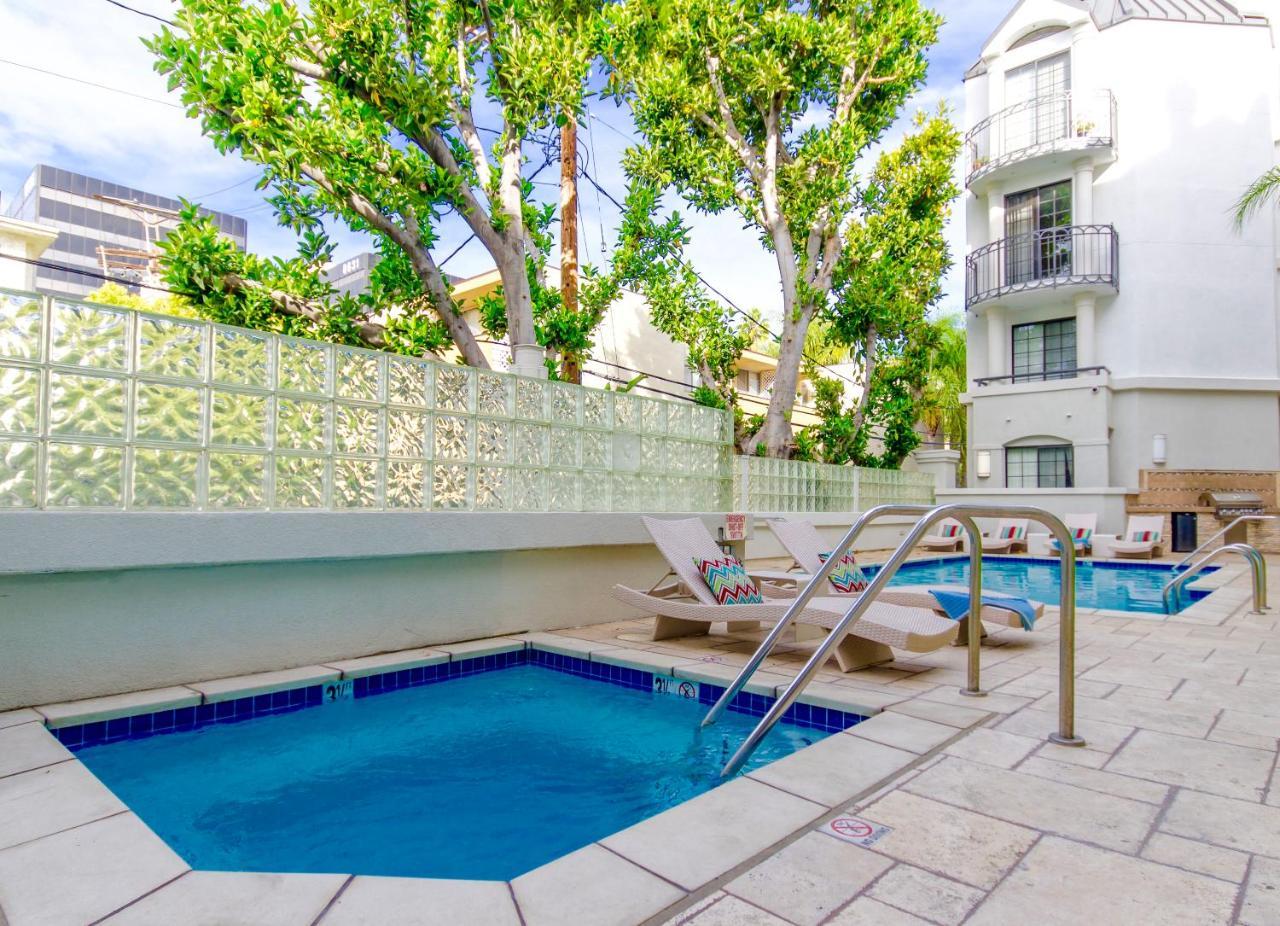 Apartment Beverly Hills Adjacent 2-bedroom Penthouse *