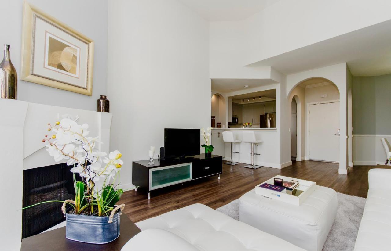 Apartment Beverly Hills Adjacent 2-bedroom Penthouse *