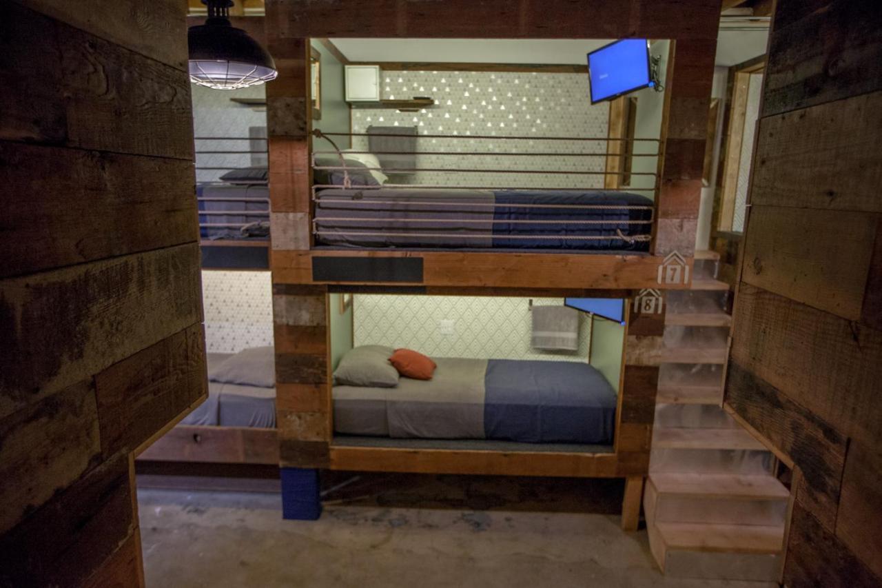 Podshare East Hollywood Hostel *