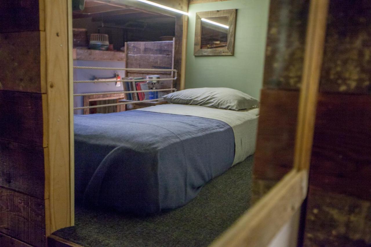 Podshare East Hollywood Hostel *