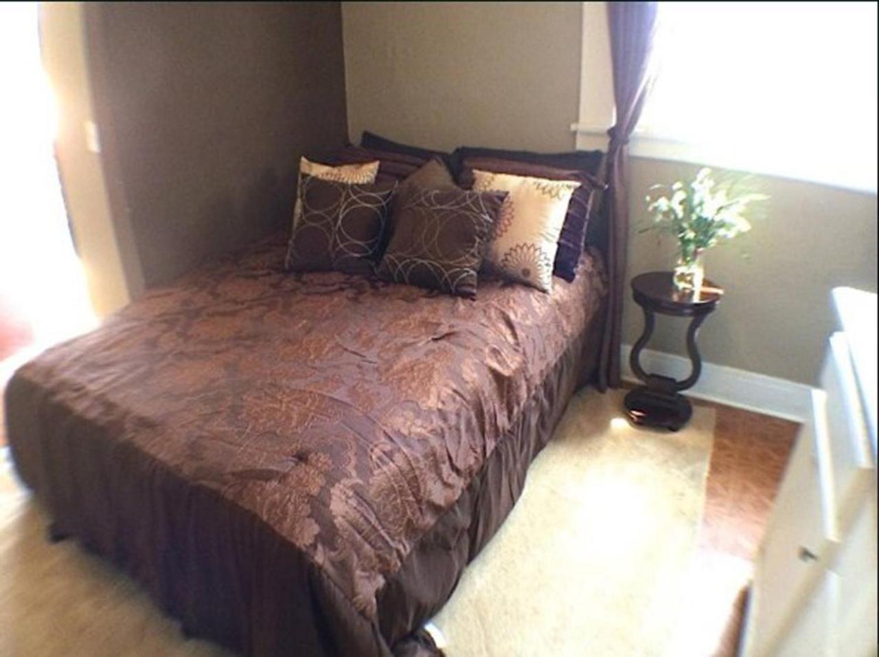 Efficiency With Shared Bathroom G2 Los Angeles