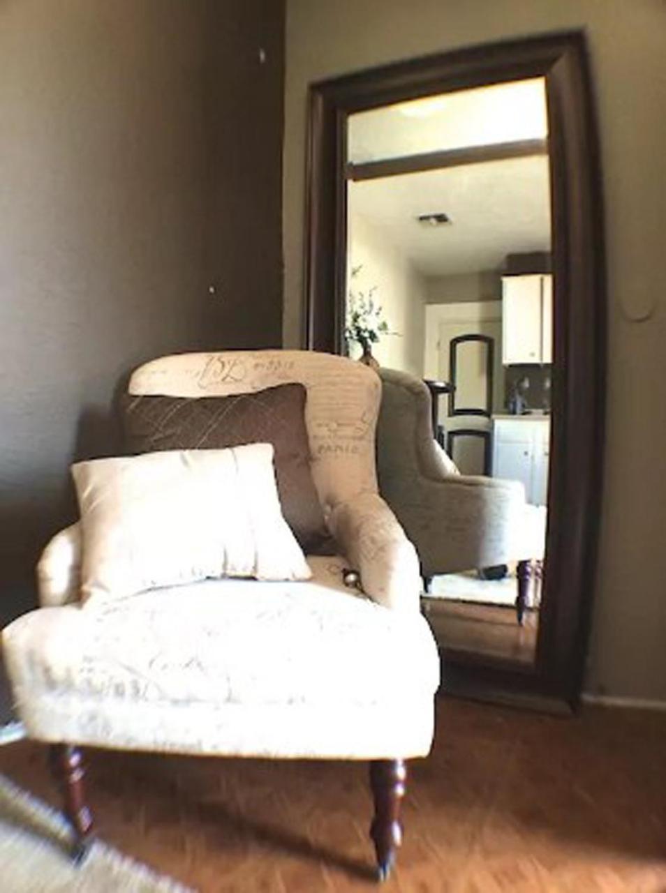 Efficiency With Shared Bathroom G2 *
