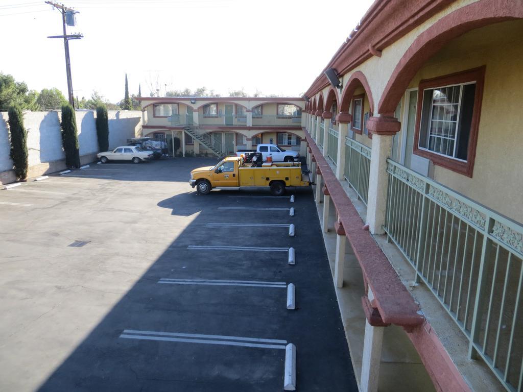 Delmonico Motel