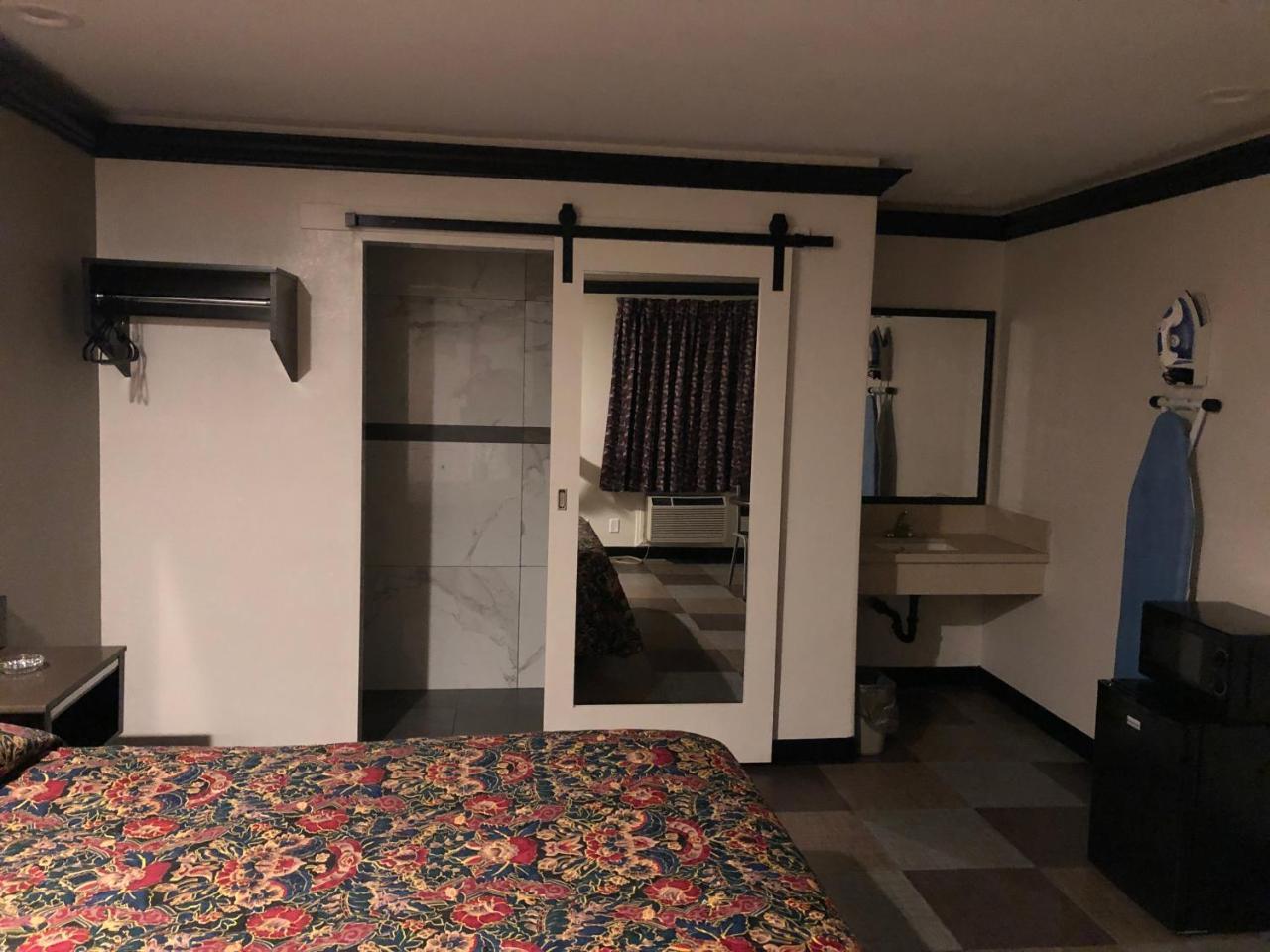 Motel Parlour Los Angeles