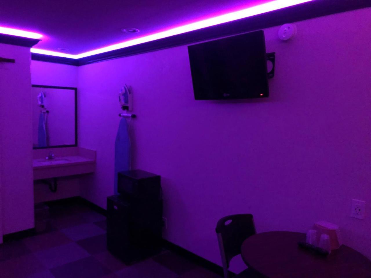 Motel Parlour