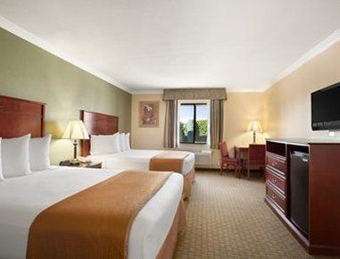 Hotel Howard Johnson By Wyndham Reseda &
