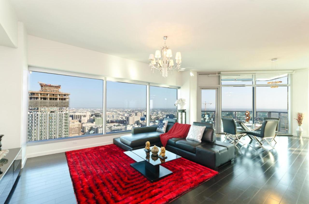 Modern Style 2 Bed 2 Bath In Dtla Apartment