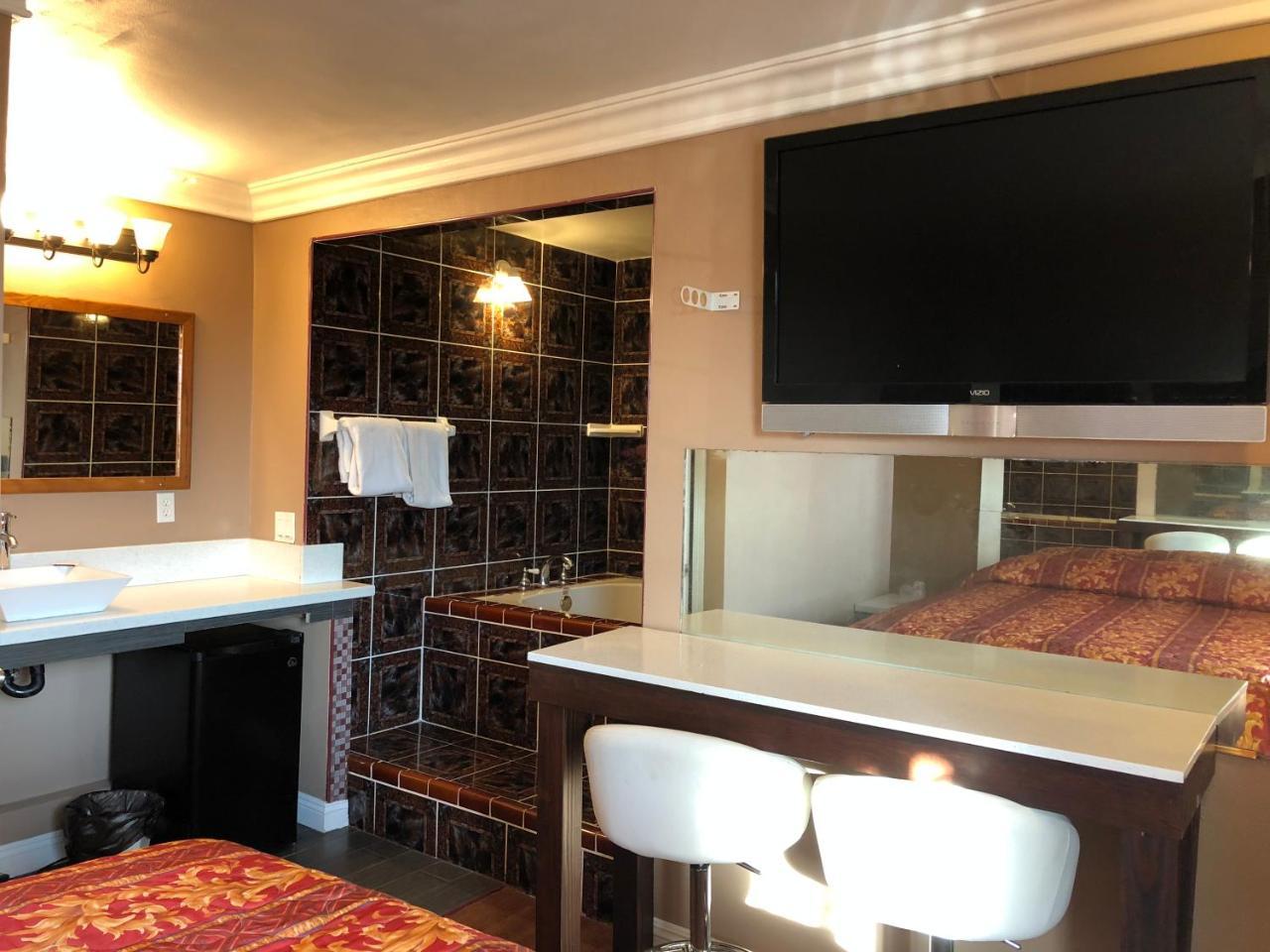Flight Motel 2*