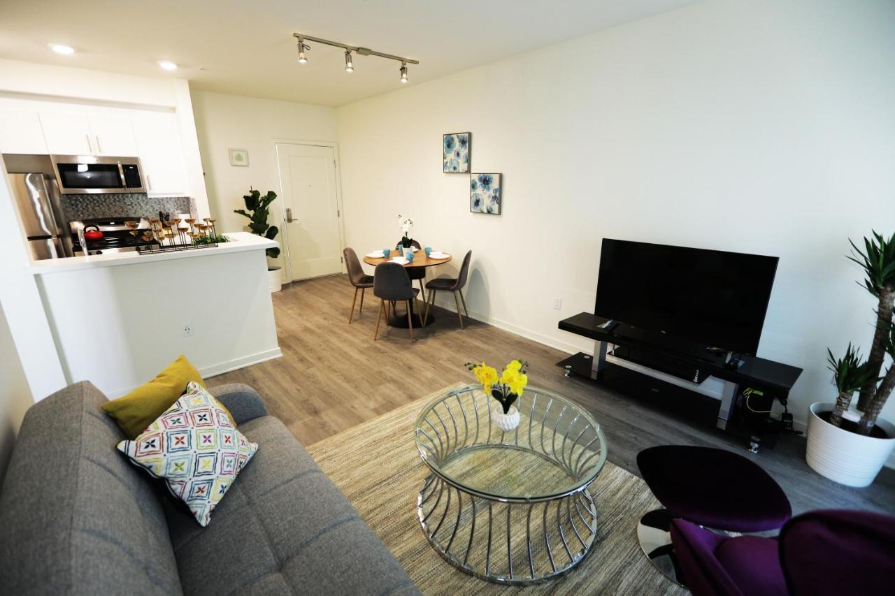 Aparthotel Hollywood Landmark Suites 4*