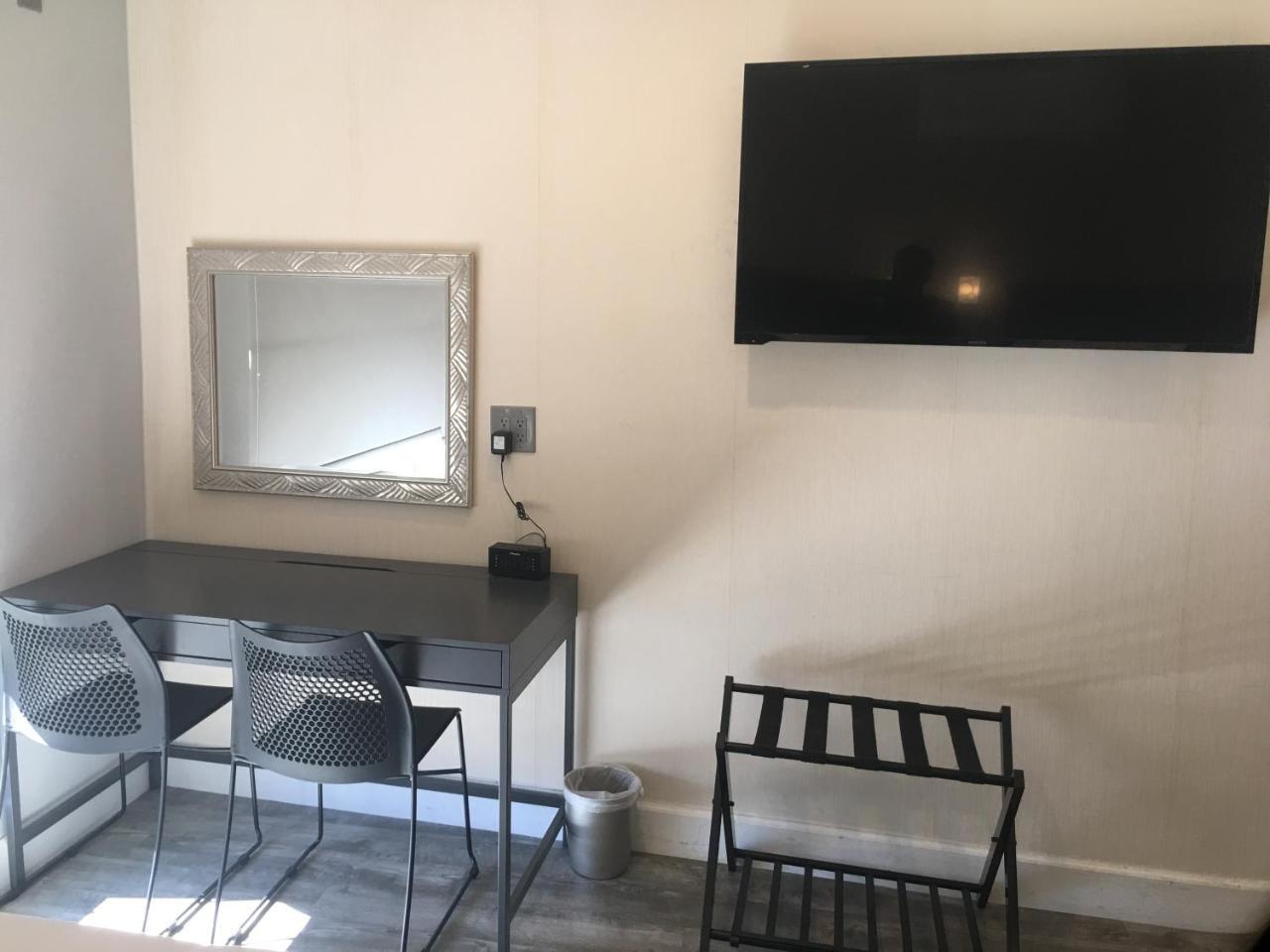 Motel Hollywood 7 Star 2*