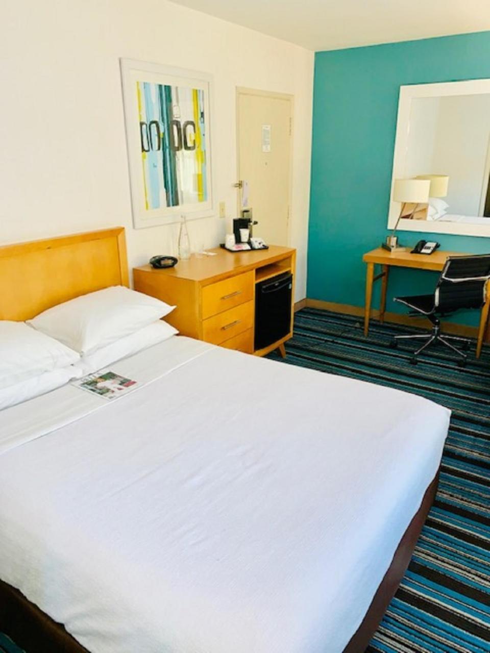 Olivia Hotel Motel 2*