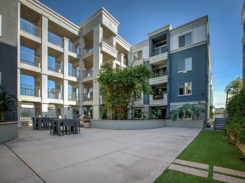 Oakwood At The Adler Los Angeles