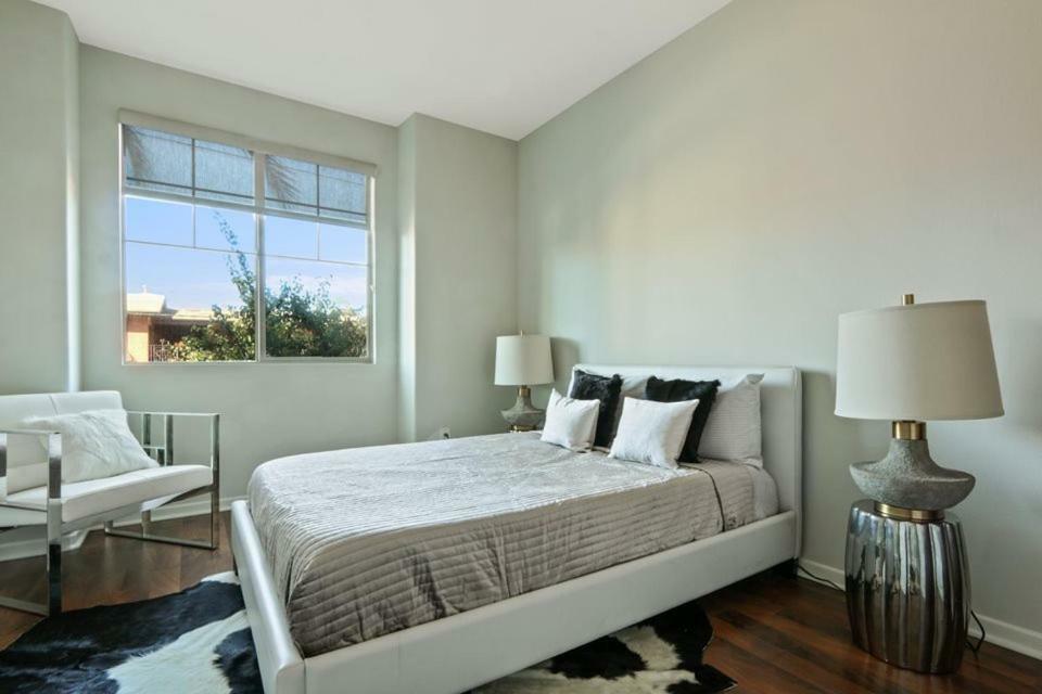 Oakwood At The Adler Apartment Los Angeles