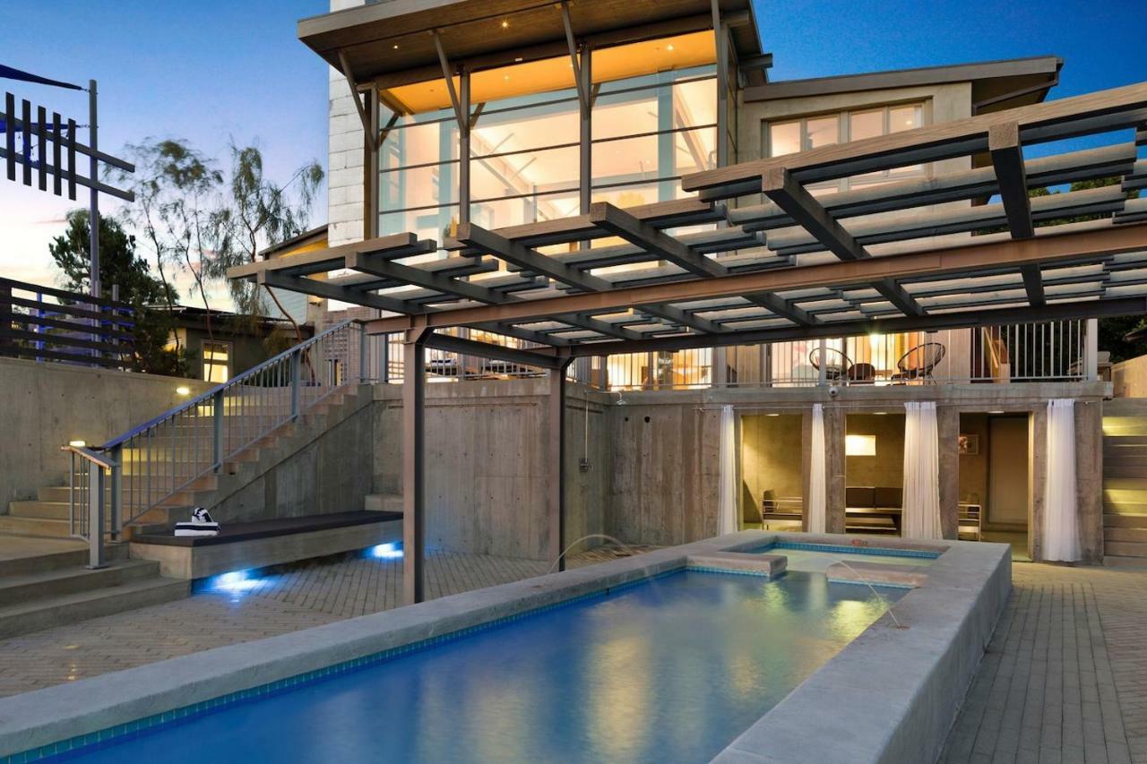 Sunset Hilltop Villa *
