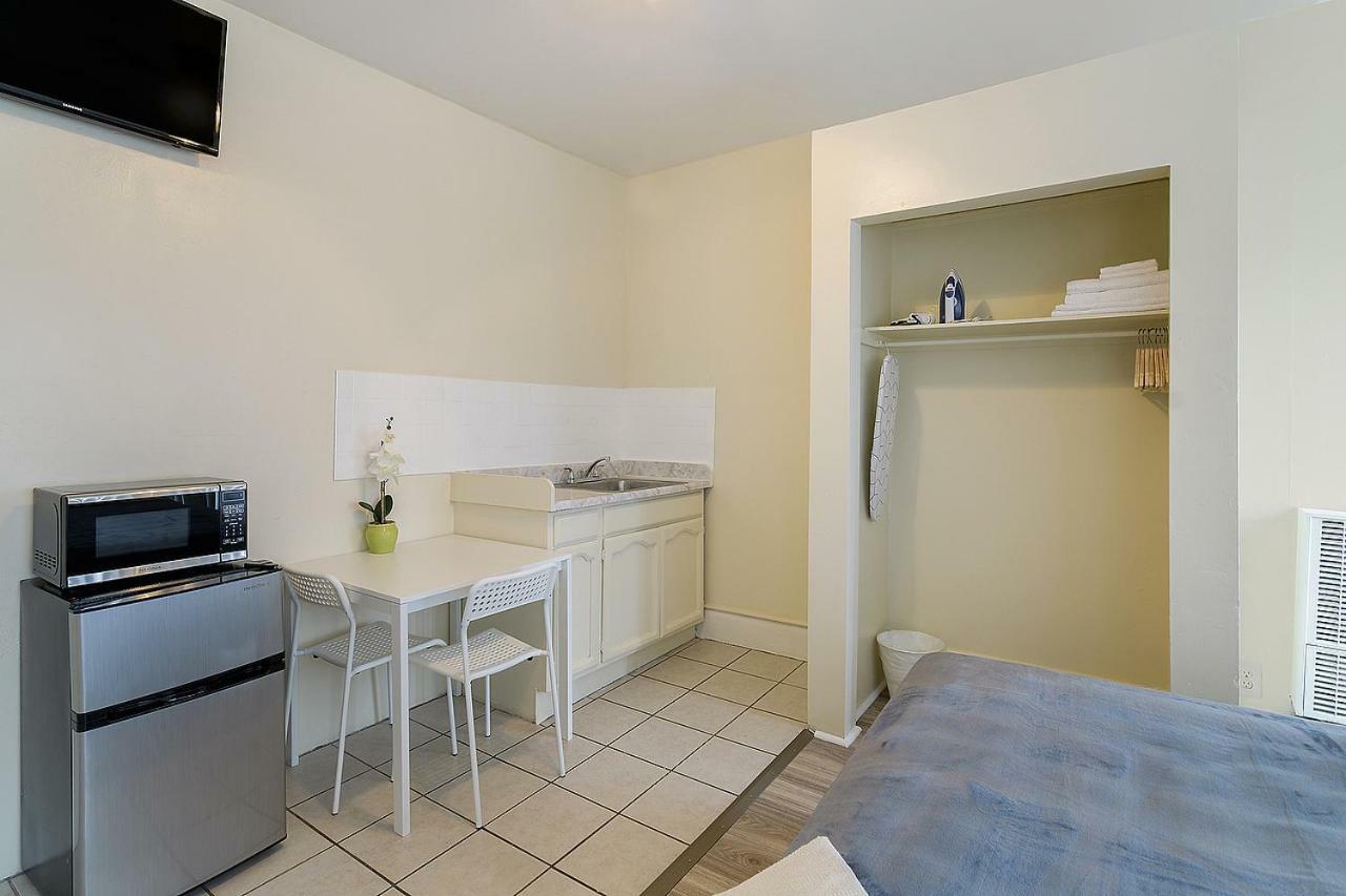 Hostel Pads On Pasadena Ave *