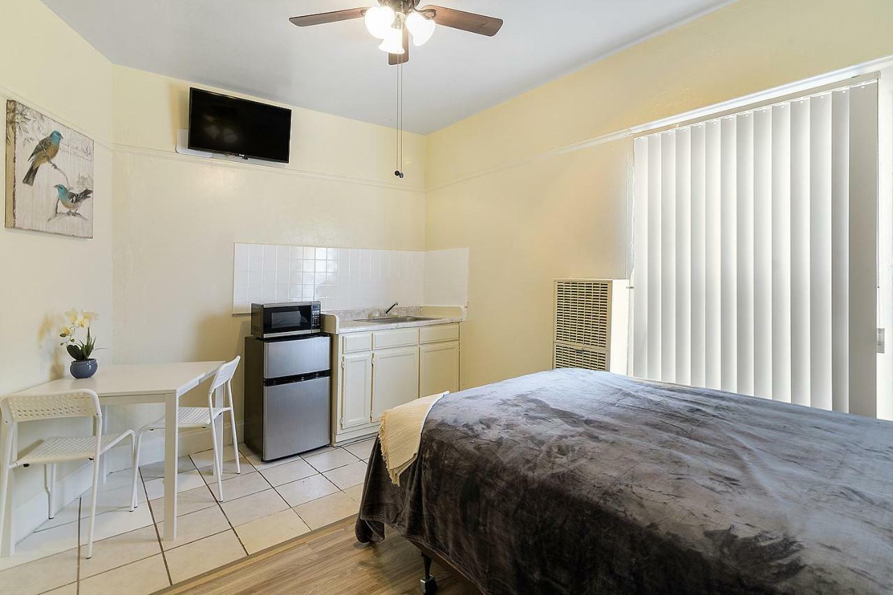 Hostel Pads On Pasadena Ave *